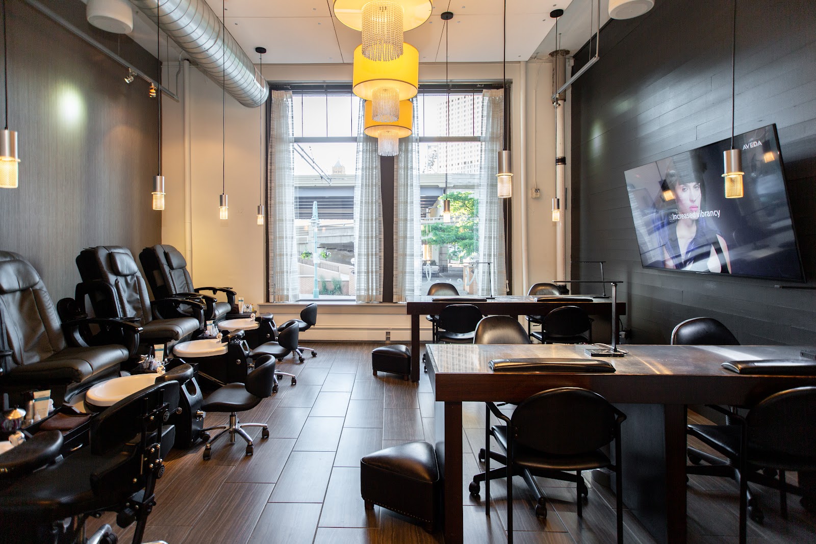 Neroli Salon & Spa - Downtown nail work in Milwaukee, Wisconsin